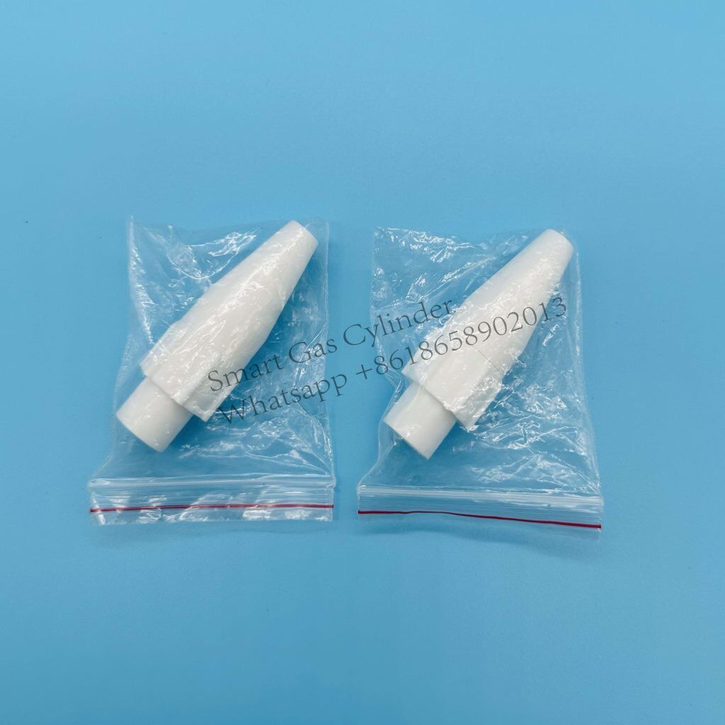 Silent nozzle for nitrous oxide cylinder